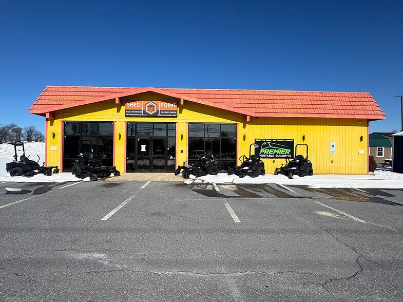 Primary Photo Of 2101 W Main St, Waynesboro Freestanding For Lease