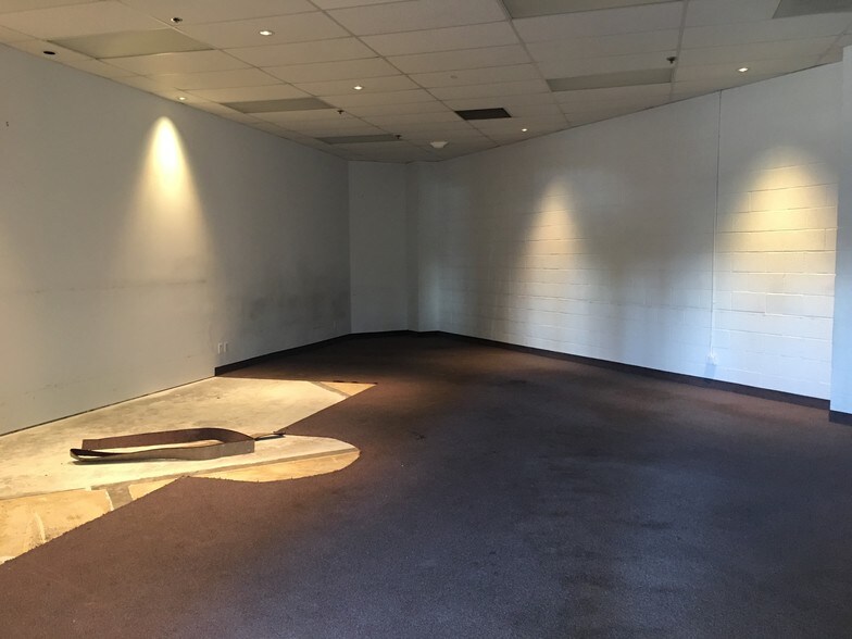 More Photos Of 450-490 S Buffalo Dr, Las Vegas Unknown For Lease