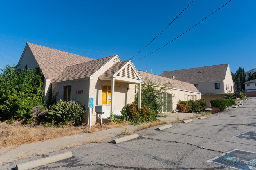 More Photos Of 2817 Montrose Ave, Glendale Religious Facility For Sale