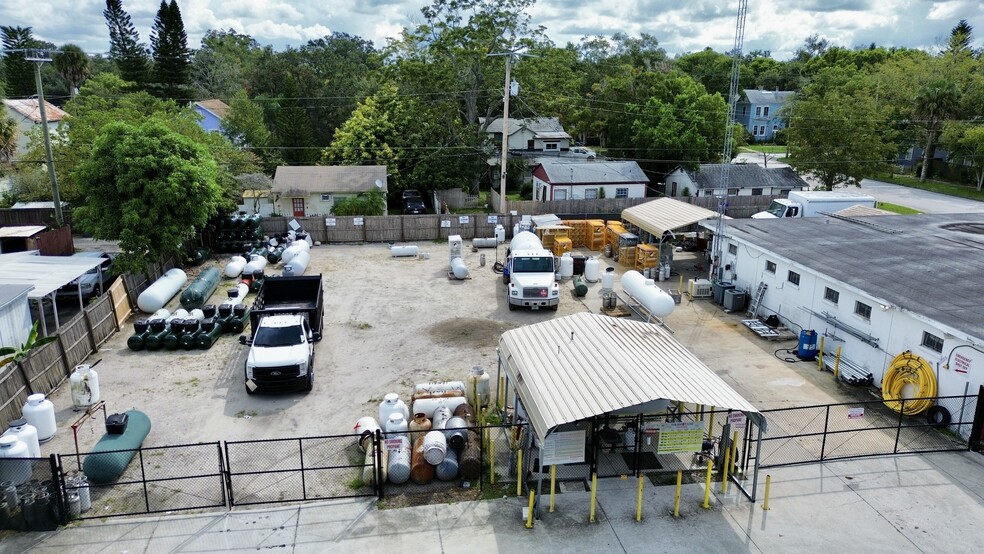 Primary Photo Of 414 W 9th St, Sanford Office For Sale