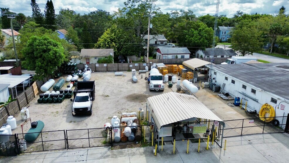 More Photos Of 414 W 9th St, Sanford Office For Sale