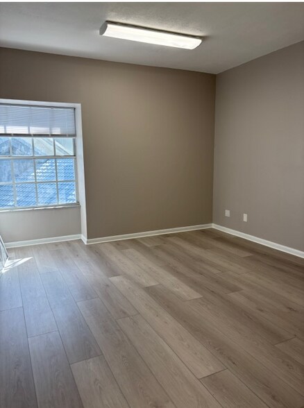 More Photos Of 1515 Tamiami Trl S, Venice Office Residential For Lease