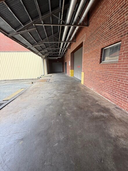 More Photos Of 422B N 3rd St, Albemarle Warehouse For Lease