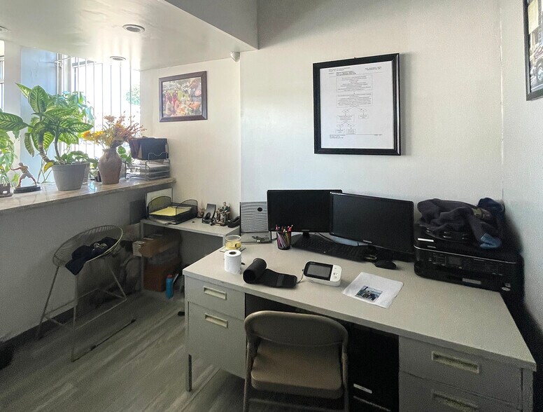 More Photos Of 1036 E Compton Blvd, Compton Storefront Retail Office For Sale