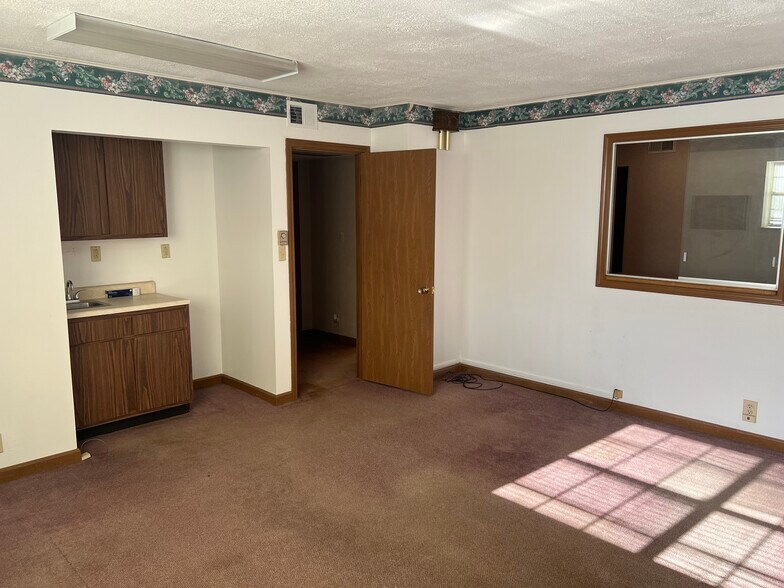 More Photos Of 1100 Murdoch Ave, Parkersburg Storefront Retail Residential For Sale