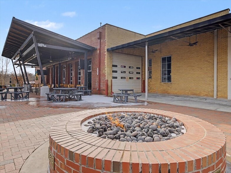 More Photos Of 39 West St, Pittsboro Restaurant For Lease