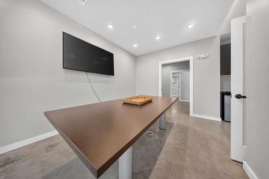 More Photos Of 3326 E 27th Pl S, Tulsa Office For Lease