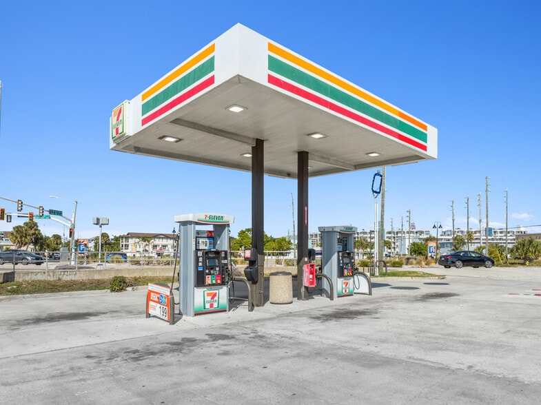 More Photos Of 9695 Gulf Blvd, Treasure Island Service Station For Sale