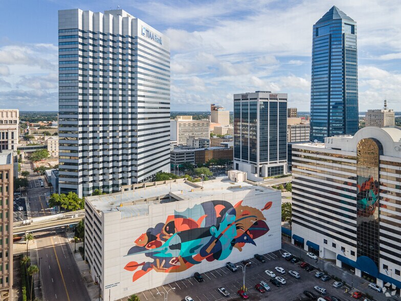 More Photos Of 50 N Laura St, Jacksonville Office For Lease