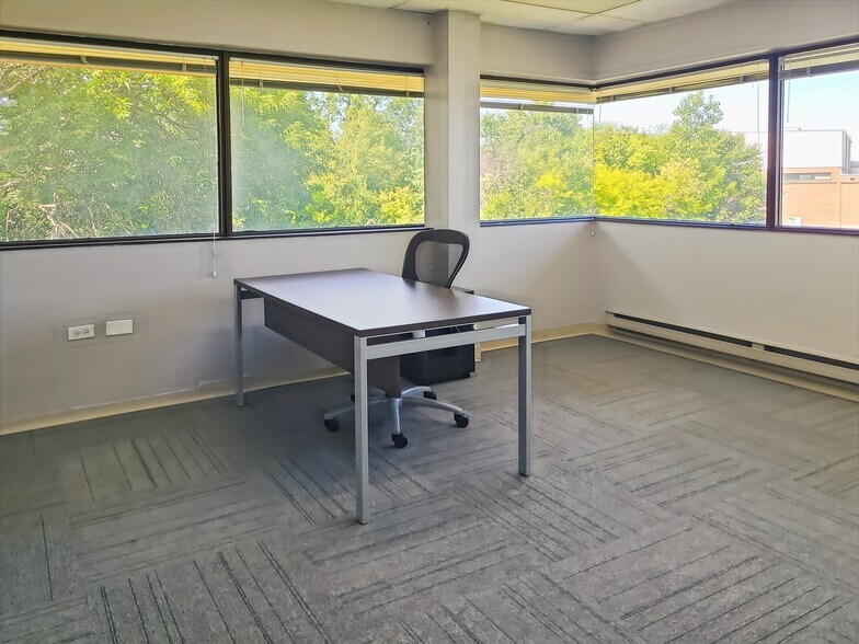 More Photos Of 20200 Governors Dr, Olympia Fields Coworking Space