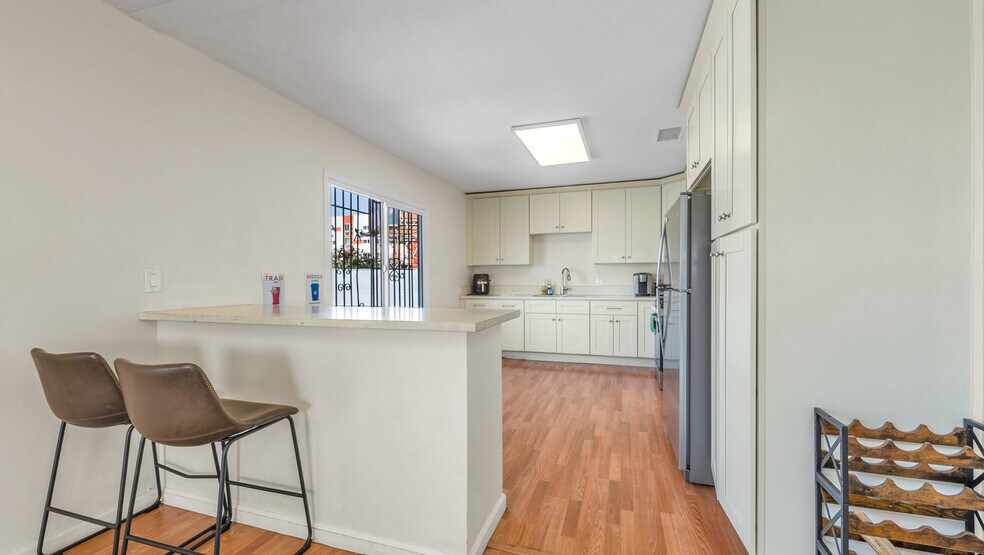 More Photos Of 6622-6630 Crenshaw Blvd, Los Angeles Storefront Retail Residential For Sale