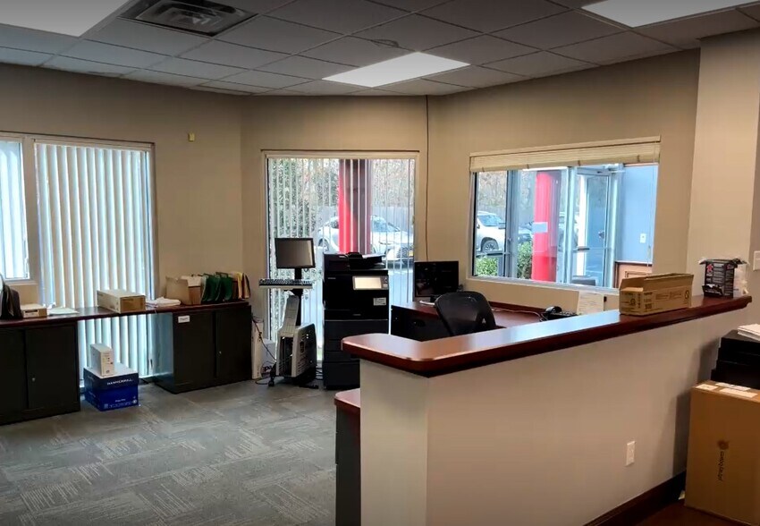 More Photos Of 300 Corporate Plz, Islandia Office For Sale
