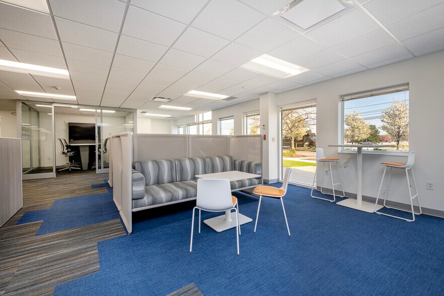 More Photos Of 25209-25249 Country Club Blvd, North Olmsted Unknown For Lease