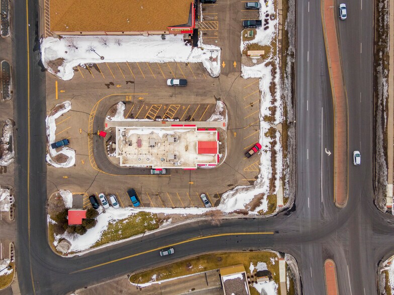More Photos Of 8010 Old Carriage Ct, Shakopee Fast Food For Lease