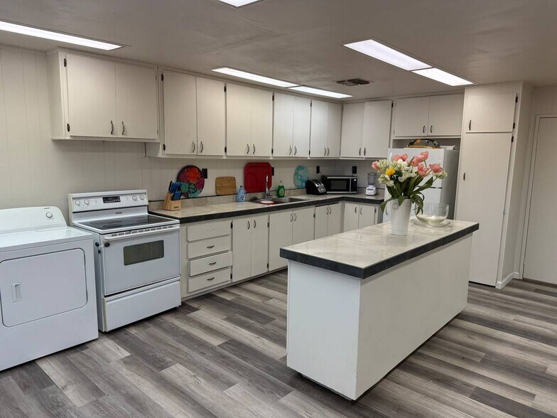 More Photos Of 369 Road 176, Delano Refrigeration Cold Storage For Sale