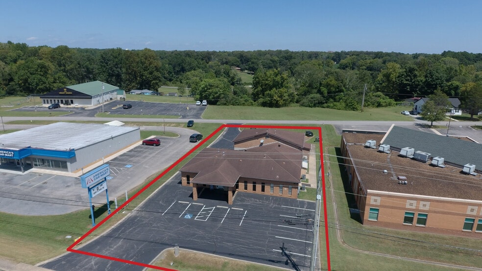 More Photos Of 2114 N Jackson St, Tullahoma Loft Creative Space For Sale