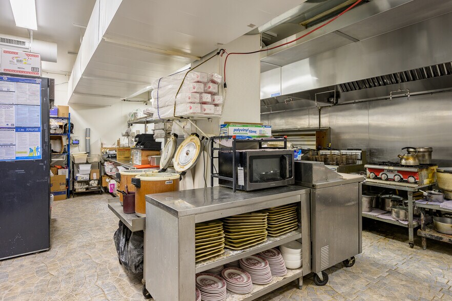 More Photos Of 52 4th St, Granby Restaurant For Sale