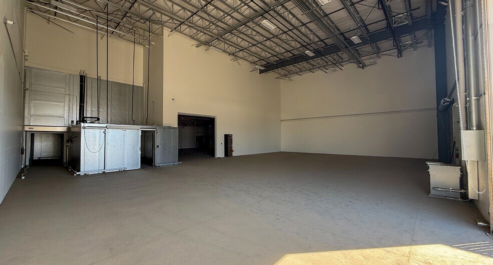 More Photos Of 2933 S Elm Ave, Fresno Industrial For Sale