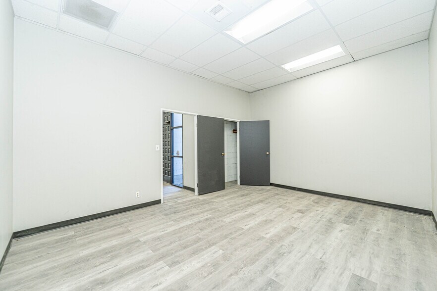 More Photos Of 934 Avila St, Los Angeles Warehouse For Sale