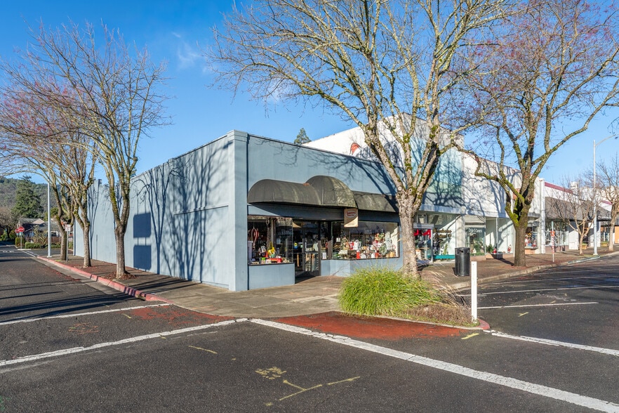 More Photos Of 290 S School St, Ukiah Storefront For Sale