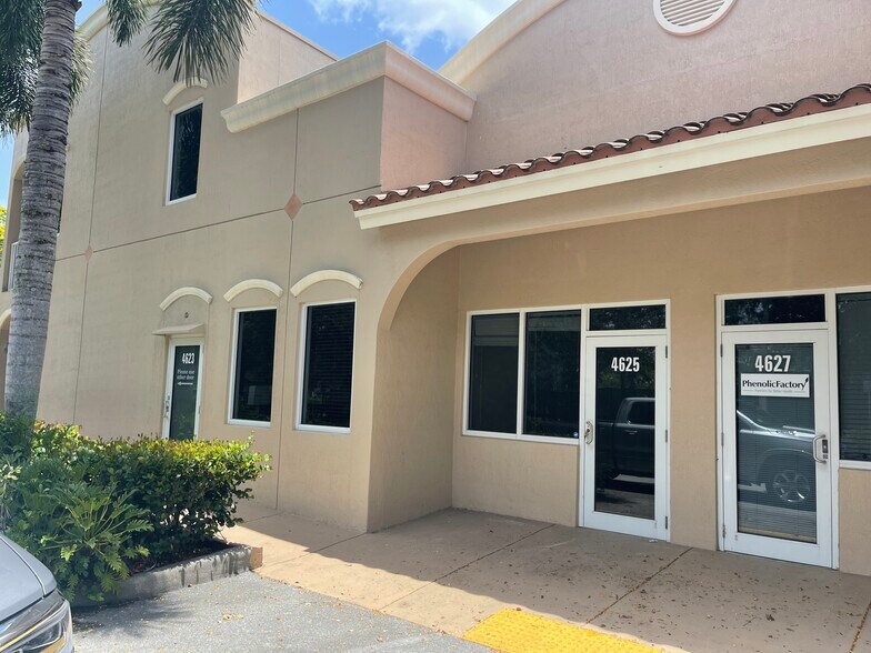 More Photos Of 4617-4673 NW 103rd Ave, Sunrise Industrial For Sale