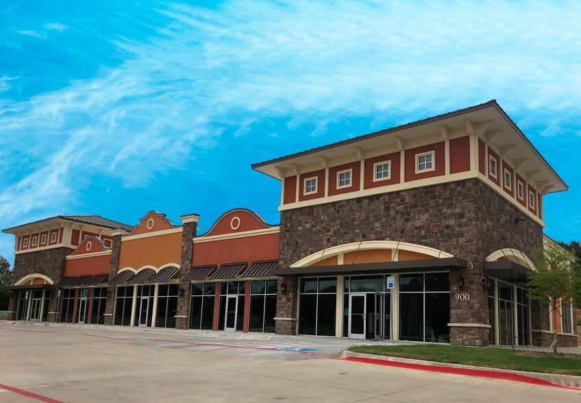Primary Photo Of 900 N Industrial Blvd, Euless Storefront Retail Office For Lease