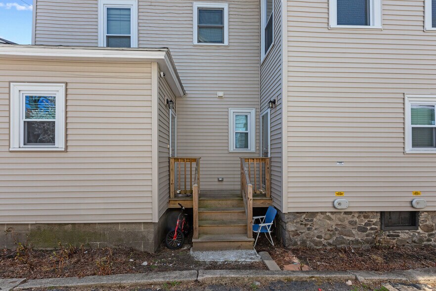 More Photos Of 75 Bowers St, Lowell Apartments For Sale