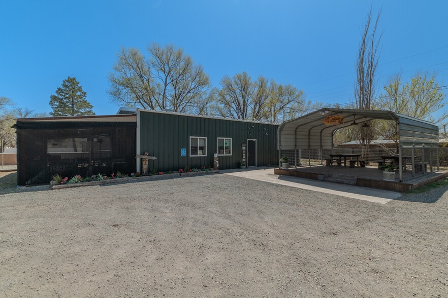 More Photos Of 433 W Smokey Bear Blvd, Capitan Freestanding For Sale