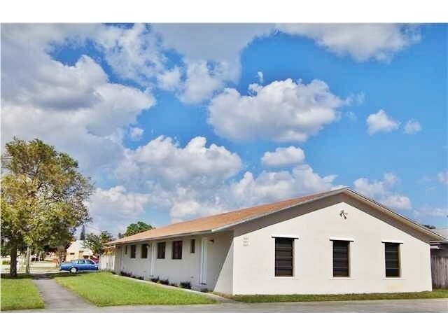 Primary Photo Of 5845-5849 Tyler St, Hollywood Apartments For Sale
