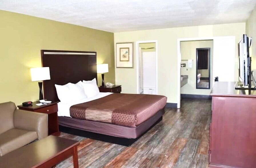 More Photos Of 2688 Gateway Dr, Anderson Hotel For Sale