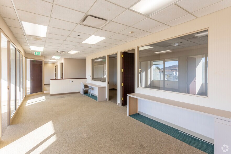 More Photos Of 17140 Bernardo Center Dr, San Diego Medical For Lease