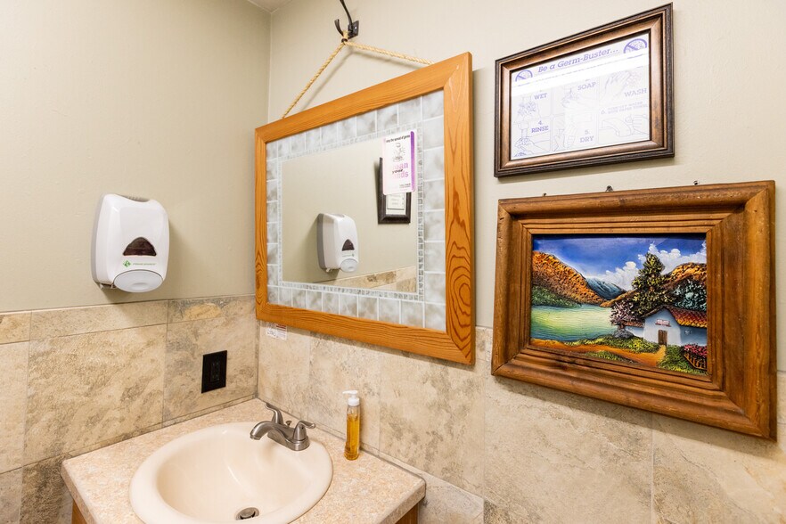 More Photos Of 1258 Highway 141, White Salmon Hospitality For Sale