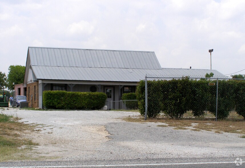 More Photos Of 14395 Interstate 10 E, Schertz Warehouse For Lease