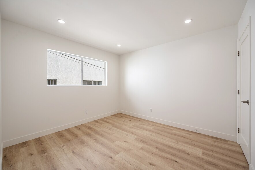 More Photos Of 4311-4315 Eagle Rock Blvd, Los Angeles Storefront Retail Residential For Sale