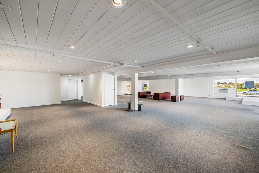 More Photos Of 4775-4779 E Ramon Rd, Palm Springs Warehouse For Sale