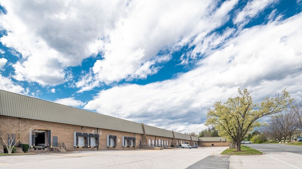 More Photos Of 8679 Greenwood Pl, Savage Unknown For Lease