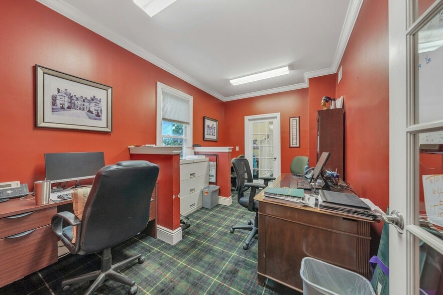 More Photos Of 47 E Main St, Ramsey Office Residential For Lease