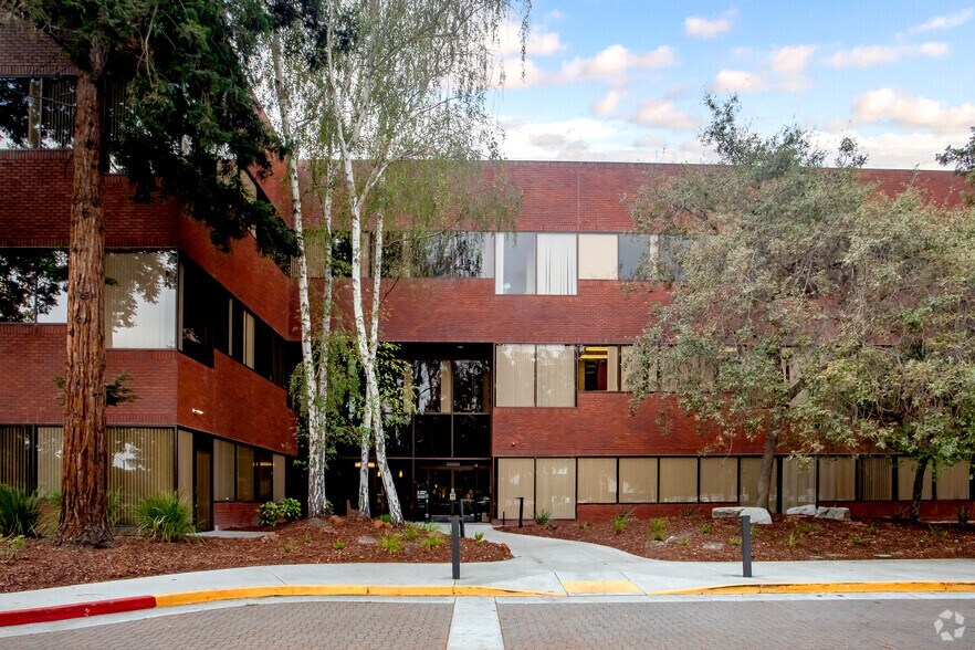 More Photos Of 39899 Balentine Dr, Newark Office For Lease