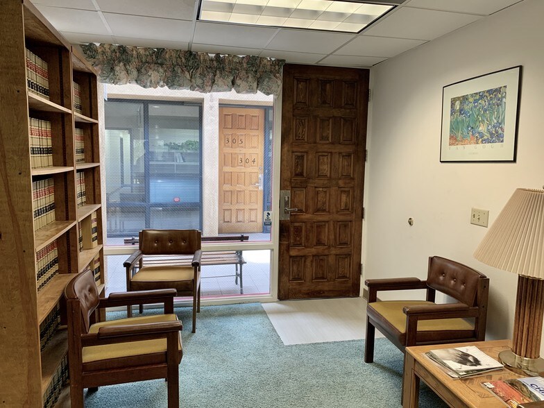 More Photos Of 426 Barcellus Ave, Santa Maria Medical For Lease