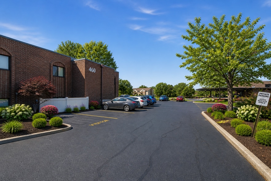 More Photos Of 460 Coventry Ln, Crystal Lake Apartments For Sale