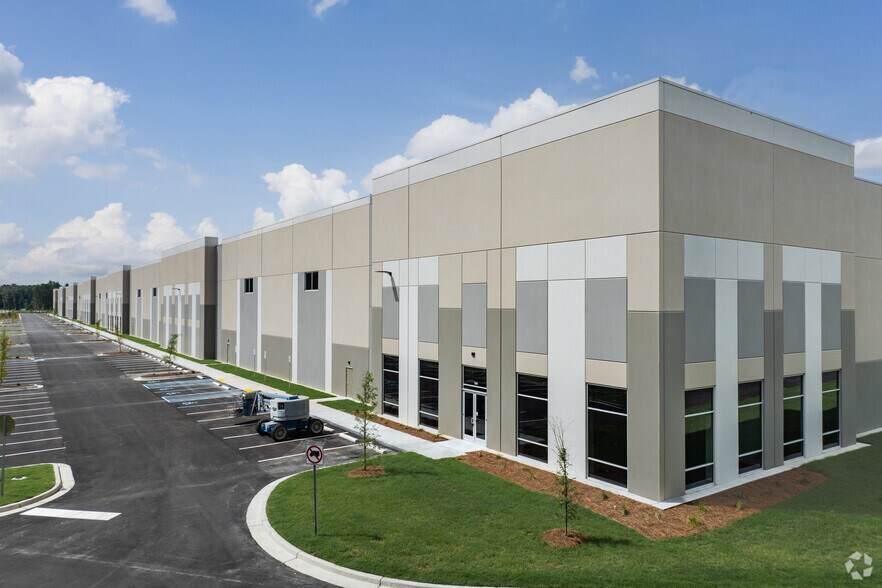 More Photos Of 410 Tradeport Dr, Summerville Unknown For Lease