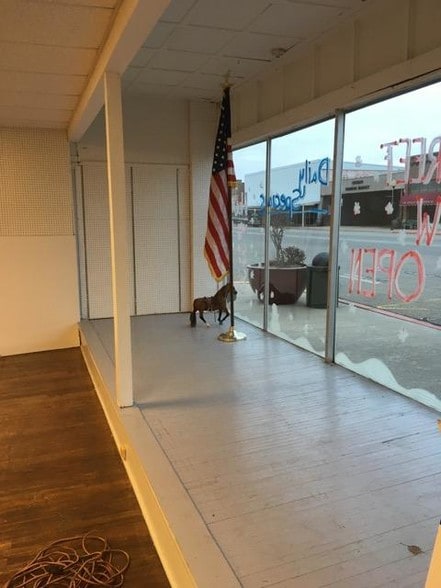 More Photos Of 104 S 2nd St, Okemah Restaurant For Sale