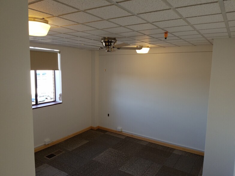 More Photos Of 735 SW Jackson St, Topeka Apartments For Sale