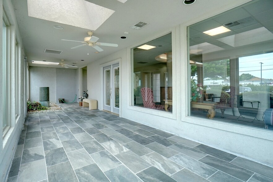 More Photos Of 1303 Northwest Hwy, Garland Medical For Lease