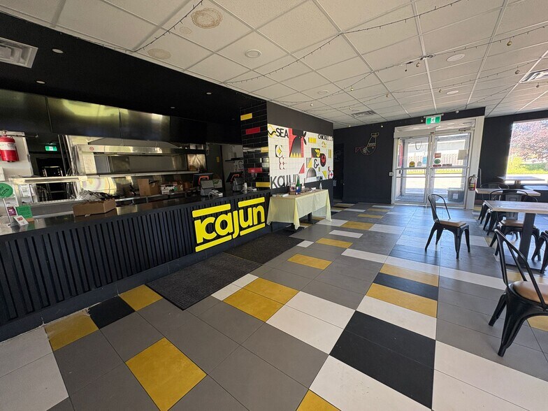 More Photos Of 327 Atherley Rd, Orillia Fast Food For Sale