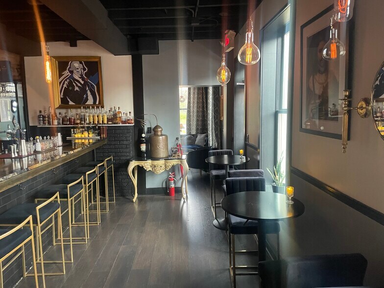 More Photos Of 491 S 4th St, Columbus Restaurant For Lease