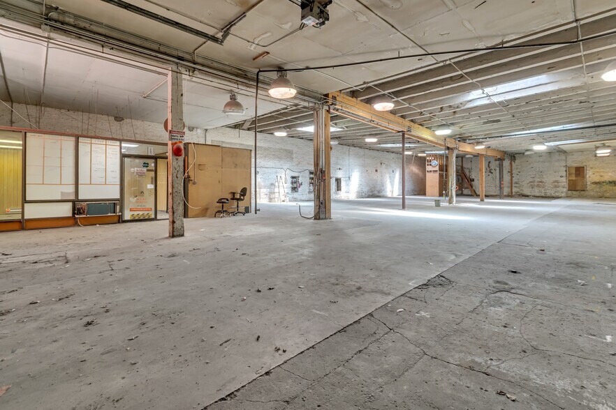 More Photos Of 1420 Broadway, Seattle Warehouse For Sale