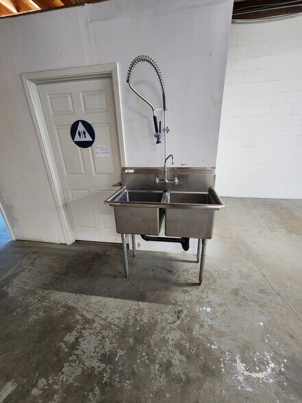 More Photos Of 1755 Tanen St, Napa Warehouse For Lease