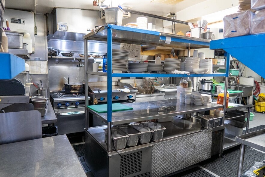 More Photos Of 1700-1712 1/2 W Sunset Blvd, Los Angeles Apartments For Lease