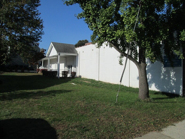 More Photos Of 329 Amboy Ave, Woodbridge Medical For Sale